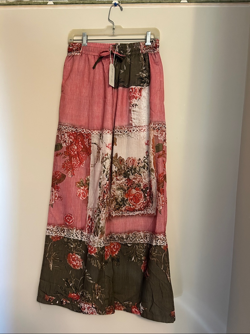 Shall We pink floral patchwork pallazo pants elastic waist size M  new/style tag